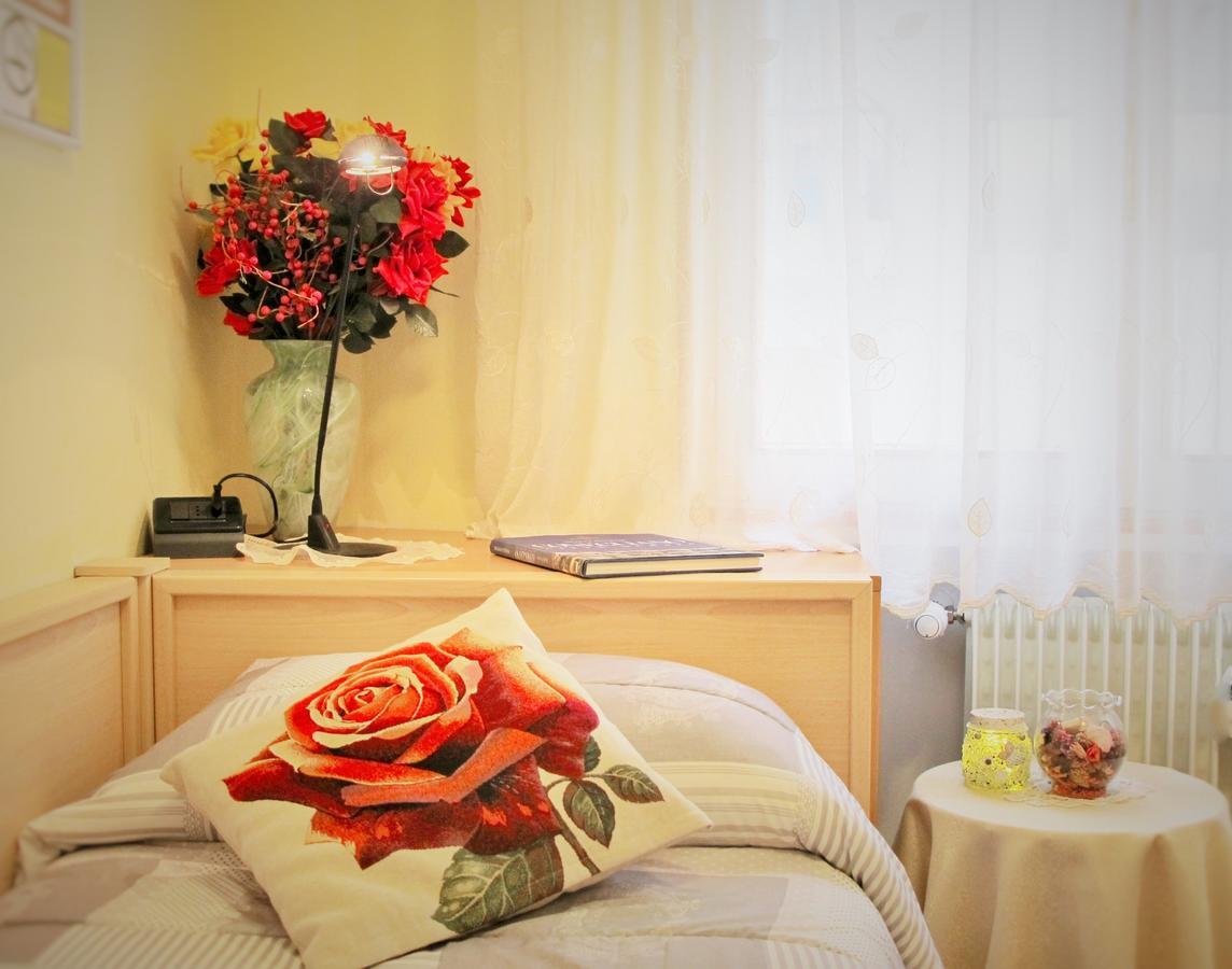 Bed & Breakfast Delle Rose Конельяно Экстерьер фото
